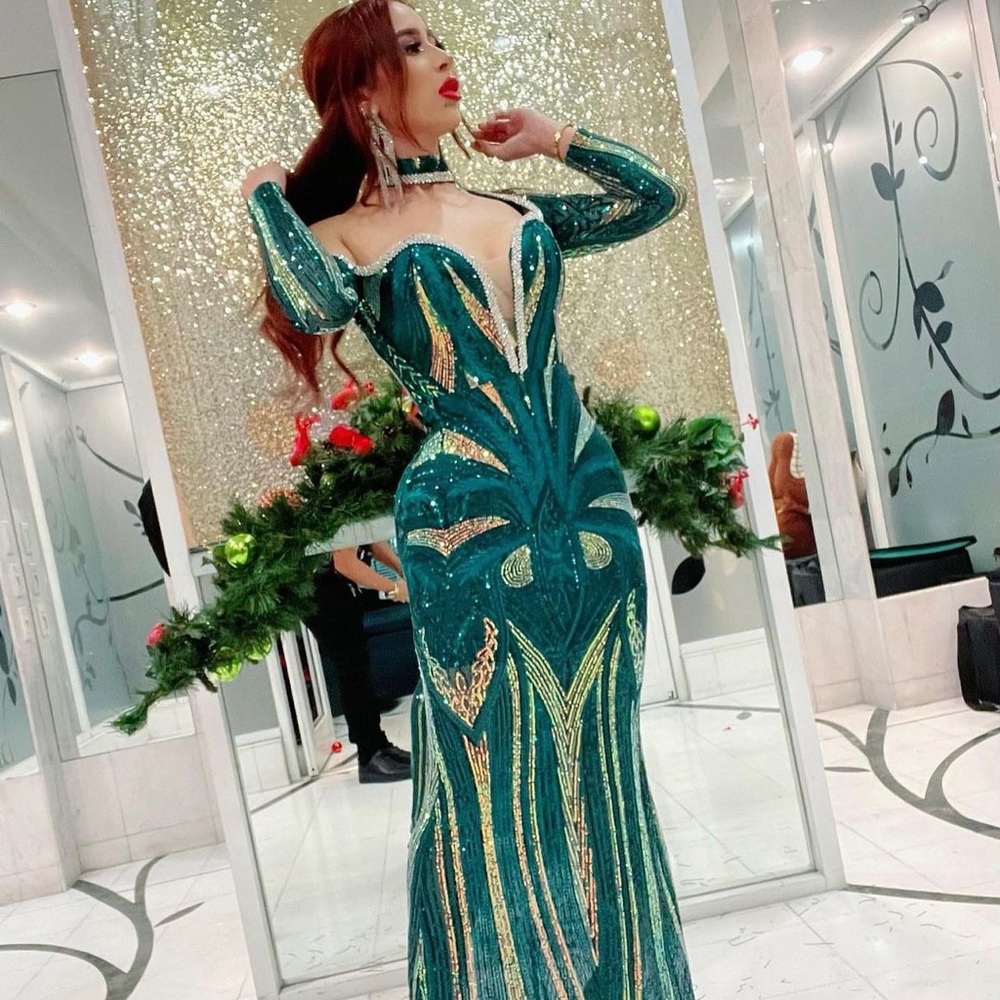 Stunning emerald green maxi dress